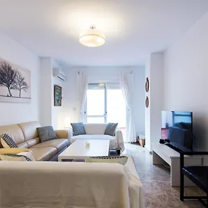 https://amplio-apartamento-con-terraza-y-bb-en-el-centro.hotelsinnerja.org